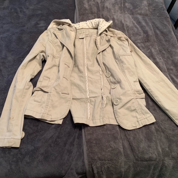 Jacket - Picture 2 of 4